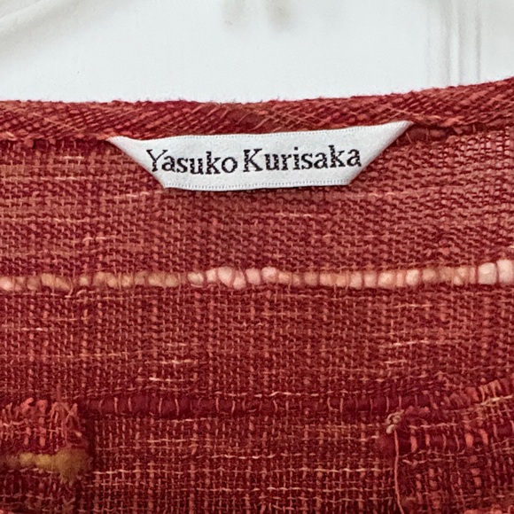 Chic Red Women's Blouse with Button Detail - Picture 3 of 8